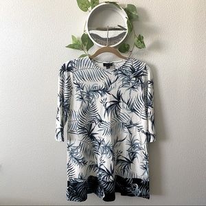J JILL WEAREVER COLLECTION~TROPICAL PALM LEAF~TOP~3/4 SLEEVE~STRETCH KNIT~XS